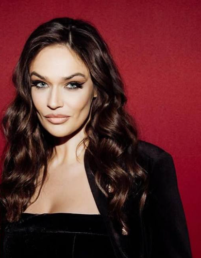 Алена Водонаева появилась на публике без нижнего белья