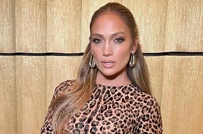 Дженнифер Лопес показала, как выглядит без макияжа и фильтров (фото)