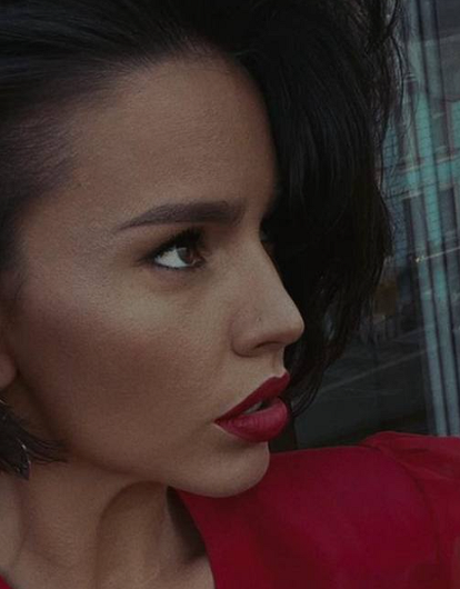 «Закрылась от людей и боялась, что меня забудут»: Zivert вернулась на сцену после серьезной болезни