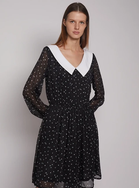 Платья с белым отложным воротничком в стиле 60-х — настоящий must have и легкая нотка ностальгии в гардеробе. Стильно, ярко, неотразимо.