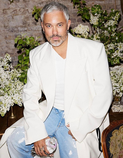 Стилист Александр Рогов назвал одну вещь, без которой невозможно обойтись летом