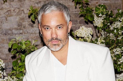 Стилист Александр Рогов назвал одну вещь, без которой невозможно обойтись летом