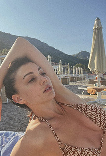 Осторожно, горячо!: 12 турецких актрис показывают фигуру в купальниках