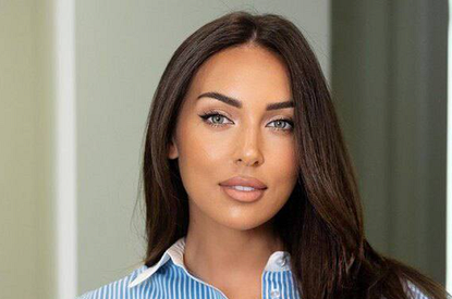 Алсу появилась в объятиях неизвестного мужчины на фоне слухов о разводе