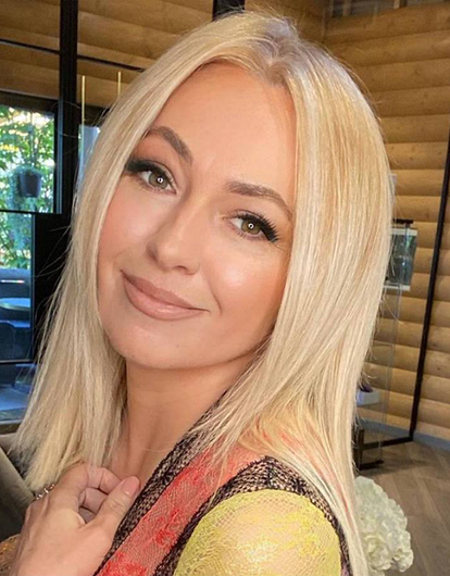 Яна Рудковская опубликовала редкий снимок со старшим сыном