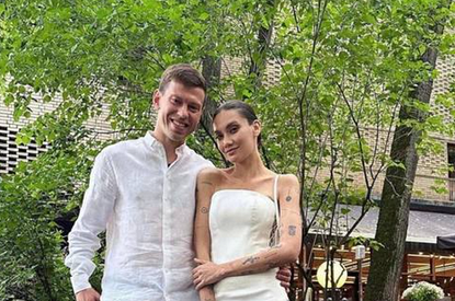 Федор Смолов женился на ди-джее Карине Истоминой