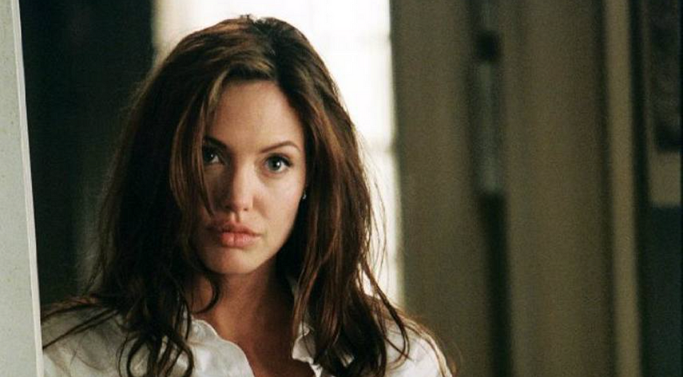 Резкая смена имиджа: Анджелина Джоли перекрасилась в блондинку