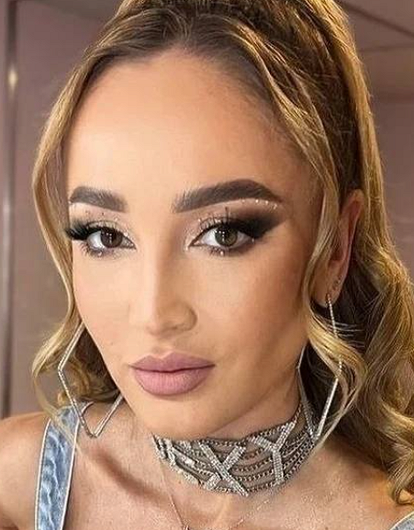 Нарушил врачебную этику: Бузова наехала на хирурга, который обвинил ее в пластике