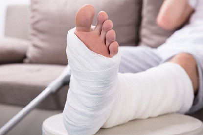 Помощь при переломах