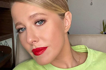 Ксения Собчак продемонстрировала свою фигуру на фоне слухов о беременности