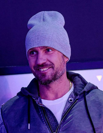 «Мои спасители»: Роман Костомаров показал трогательное фото с семьей