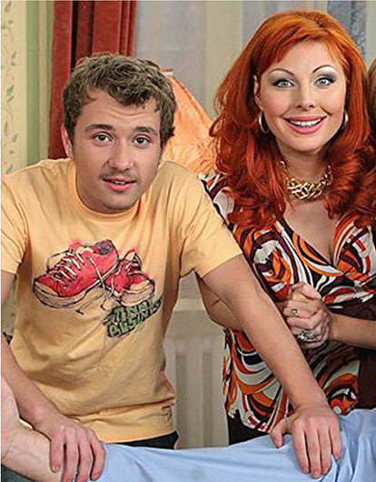 «Счастливы вместе» возвращаются: 11 удивительных фактов о главном ситкоме нулевых