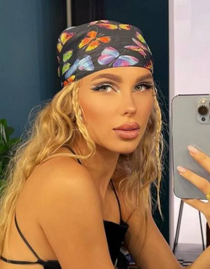 Ханна впервые показала лицо младшей дочери