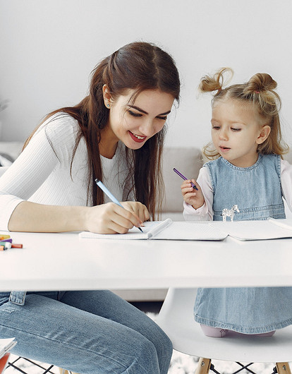 Где найти хорошую няню: агентства, объявления, сарафанное радио — сравниваем и выбираем