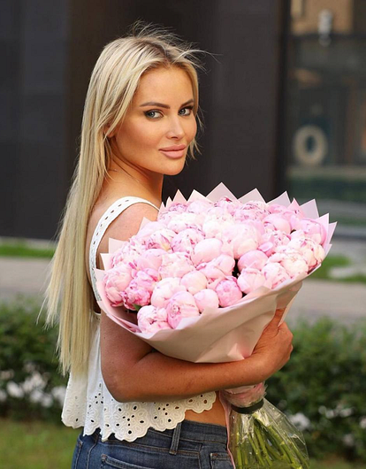 Без фотошопа: Дана Борисова показала неидеальную фигуру в бикини