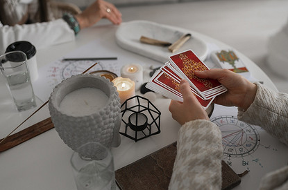 Мантическая система Таро: что это такое, как работает и чем полезно