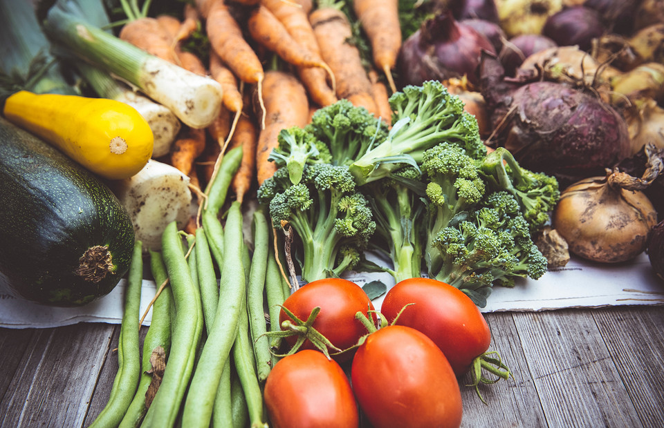12 правил, как собрать урожай овощей и фруктов максимально эффективно