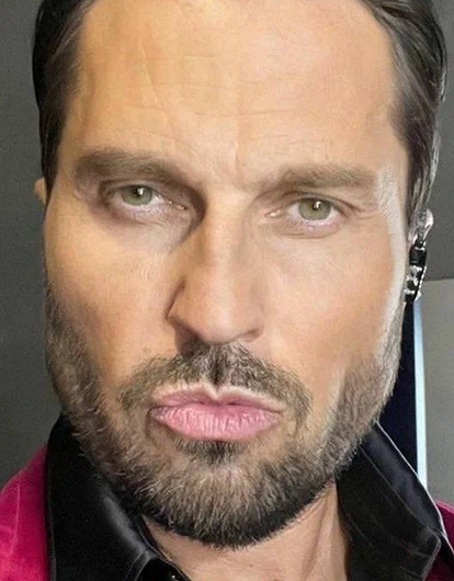 После скандала: Александр Ревва раскошелился на подарок маме