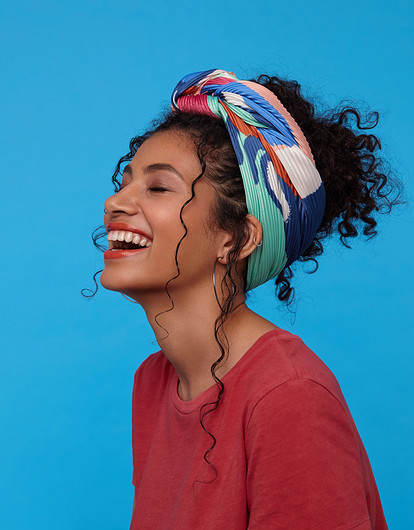 На одной волне: топ-6 стильных стрижек для кудрявых волос