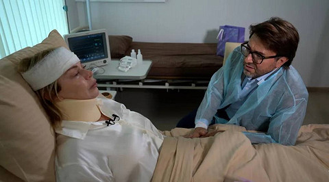 Прикована к кровати: Андрей Малахов навестил пострадавшую в аварии Ладу Дэнс (фото)