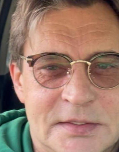 «Готов к семье»: Александр Домогаров сделал возлюбленной предложение руки и сердца
