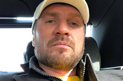 Роман Костомаров впервые вышел на лед после ампутации