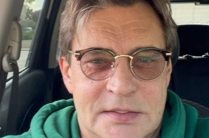 «Готов к семье»: Александр Домогаров сделал возлюбленной предложение руки и сердца