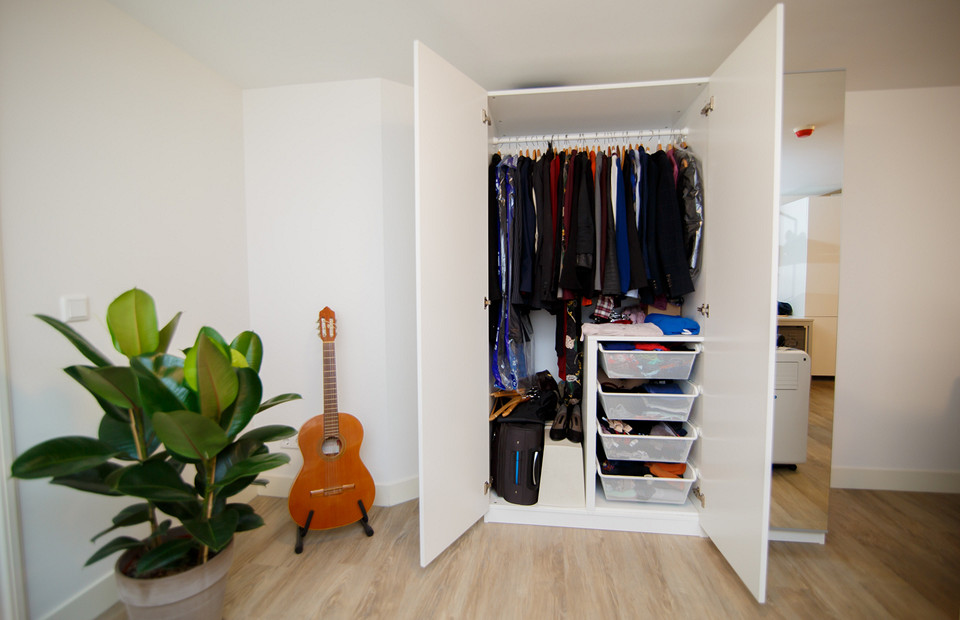 6 секретов, как выбрать идеальный шкаф для одежды