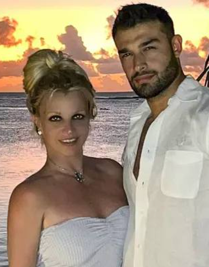 Супруг Бритни Спирс работал на отца певицы