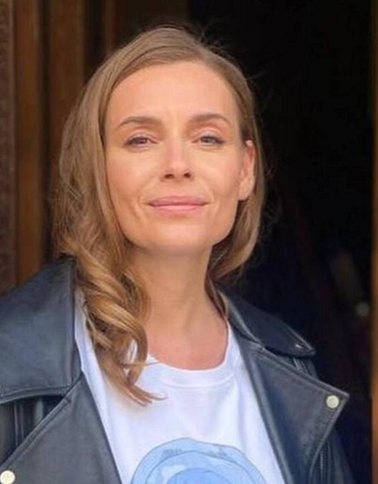 Горячо: 45-летняя Любовь Толкалина снялась топлес