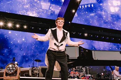 Мысли о самоубийстве, борьба с раком и дружба с Джексоном: 7 откровений Элтона Джона