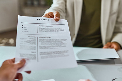 5 нейросетей, которые помогут устроиться на работу