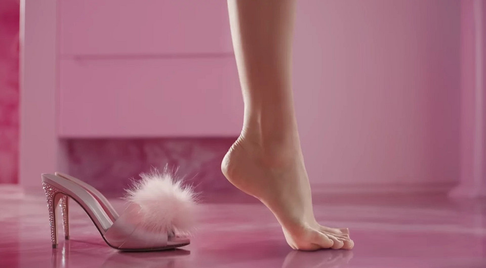 Нога как у Барби: как на самом деле живется с высоким подъемом стопы