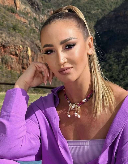 «Лопес отдыхает»: Ольга Бузова показала фигуру в бикини