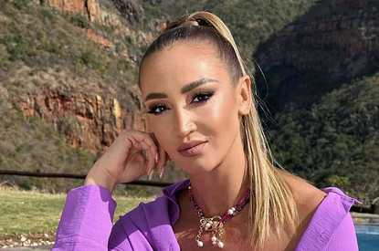 «Лопес отдыхает»: Ольга Бузова показала фигуру в бикини