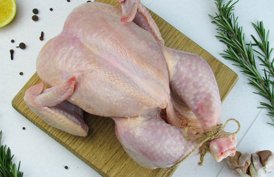 Инструкция: как выбрать охлажденную курицу