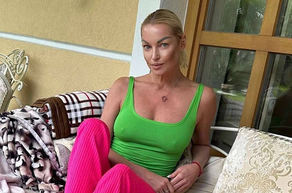 Не к дочке: Анастасия Волочкова пришла на линейку ребенка домработницы