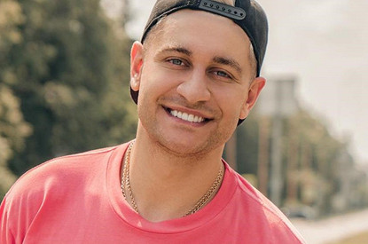 Блогер и актер Давид Манукян попал в больницу