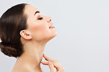 8 советов, как правильно ухаживать за шеей и зоной декольте