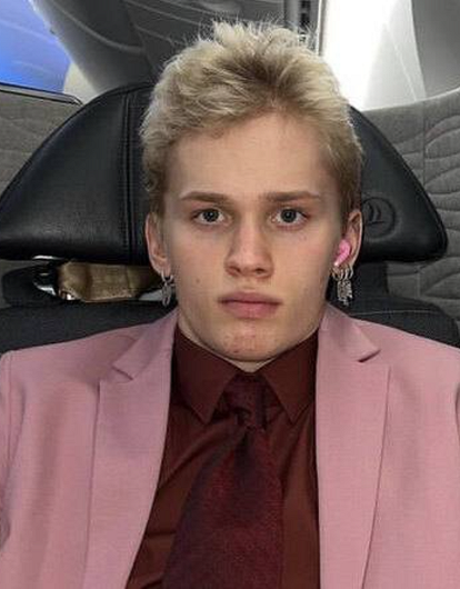 «Было страшно»: Даня Милохин рассказал, кто помог ему улететь из Москвы