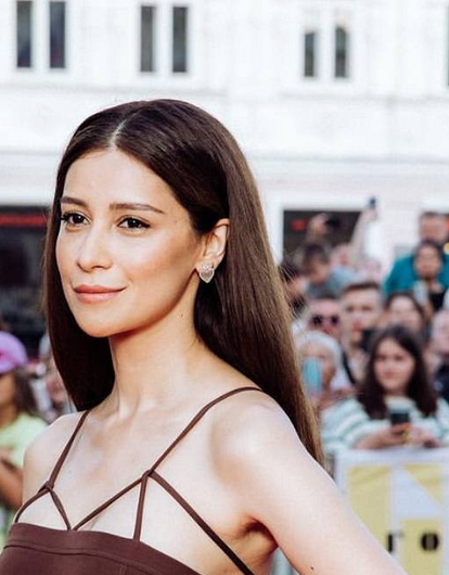 Равшана Куркова раскрыла имя новорожденной дочки