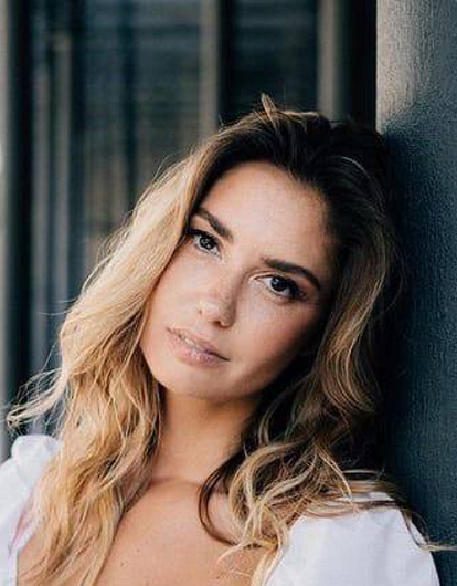 Агата Муцениеце стала жертвой мошенников