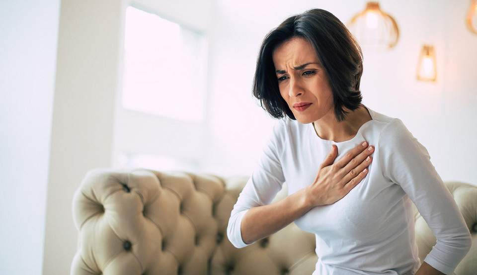 Боль в груди: 10 самых частых причин