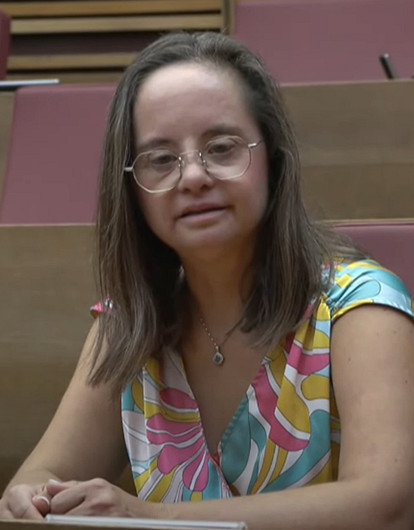 В Испании женщина с синдромом Дауна стала депутатом. Она рассказала о своей миссии