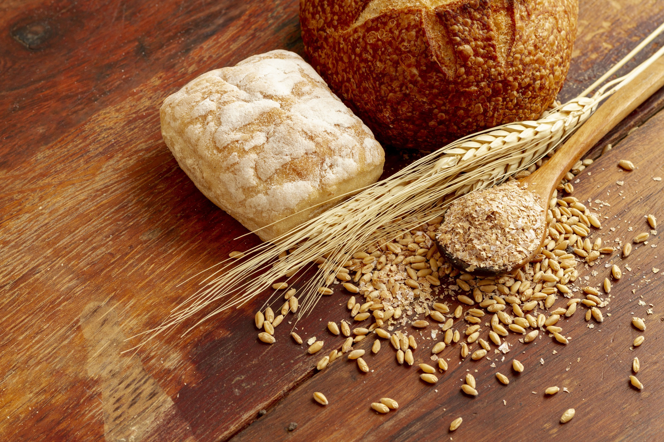Полезнее ржаной или пшеничный. Мука для хлеба. Пшеница мука. Пшеница мука хлеб. Vital Wheat gluten.