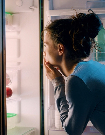 Как перестать есть по ночам: советы диетологов