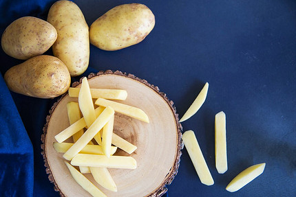 Как нарезать картошку для жарки и запекания: классика и оригинальные способы