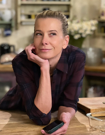 Ушла в минус на 4,7 млн рублей. Юлия Высоцкая закрывает фирму «Кулинарная студия»