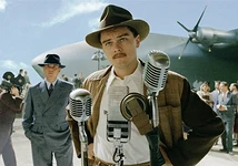 Леонардо Ди Каприо в молодости: лучшие фотографии и 10 интересных фактов о голливудском актере