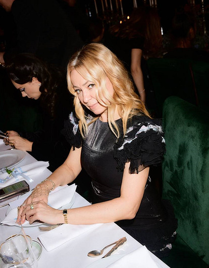 «Думаю, какой путь выбрать»: Яна Рудковская сравнила старение Анджелины Джоли и Виктории Бони